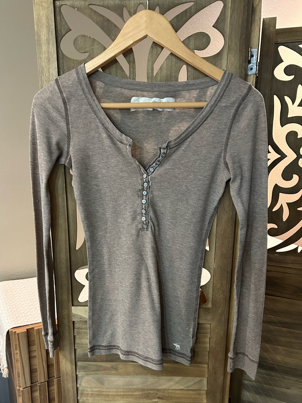 Y2K Vintage Abercrombie & Fitch Button Down Long Sleeve Henley Light Brown